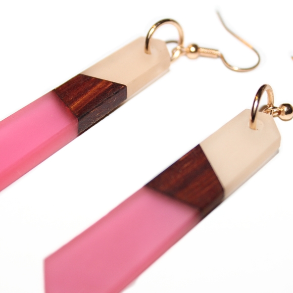 *2 for $15* Pink Wood Resin Drop Earrings - Picture 3 of 5